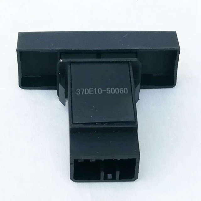 Dongfeng DFAC Light Truck Part Danger Warning Device Switch 37DE10-50060