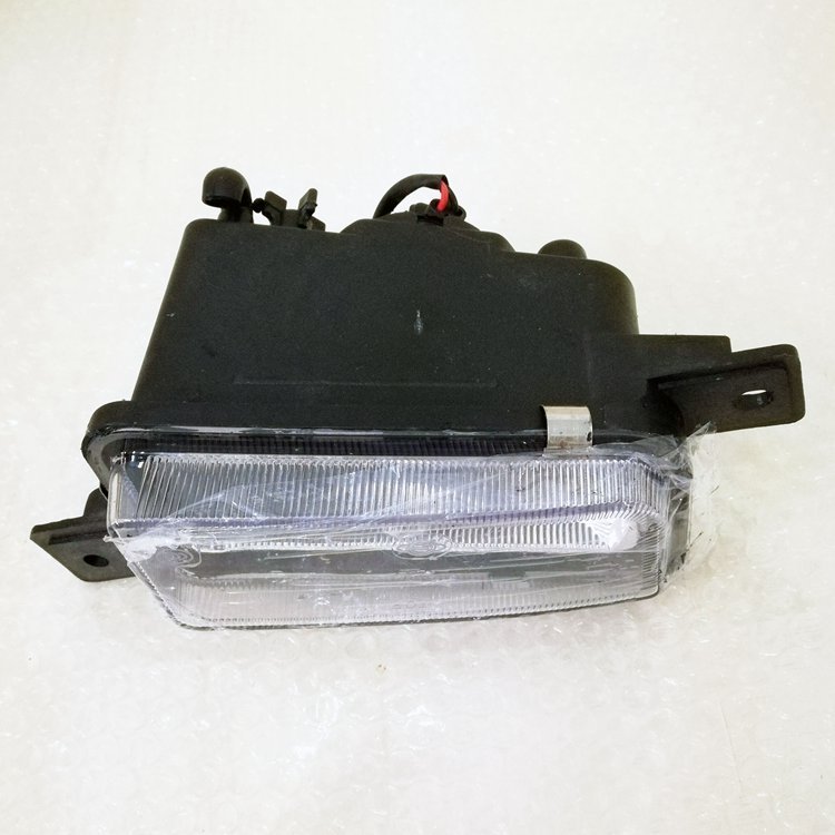 Dongfeng DFAC Light Truck Part Front Fog Lamp-RH 37DN14-32020-B 37BR301-32020